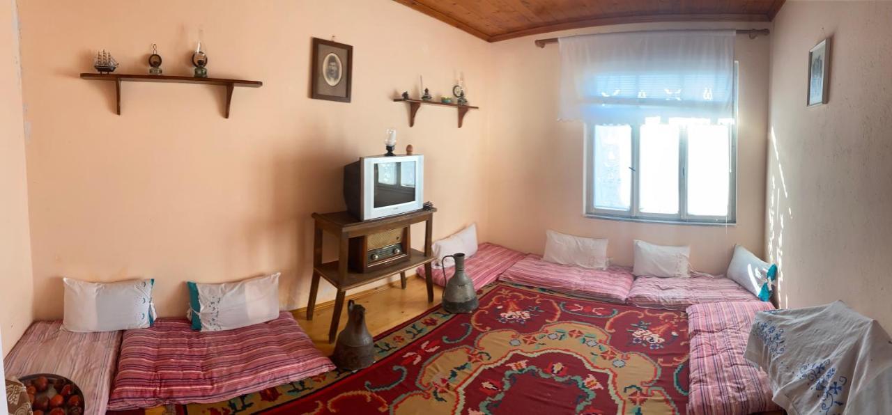 Vila Llulla Kruje Ngoại thất bức ảnh