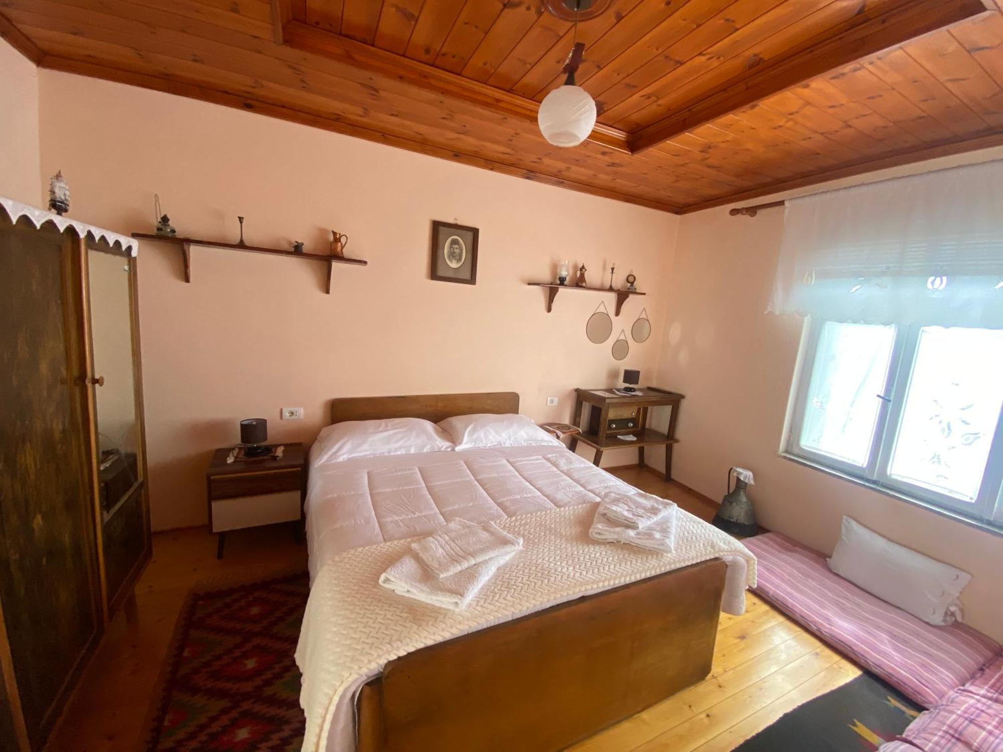 Vila Llulla Kruje Ngoại thất bức ảnh